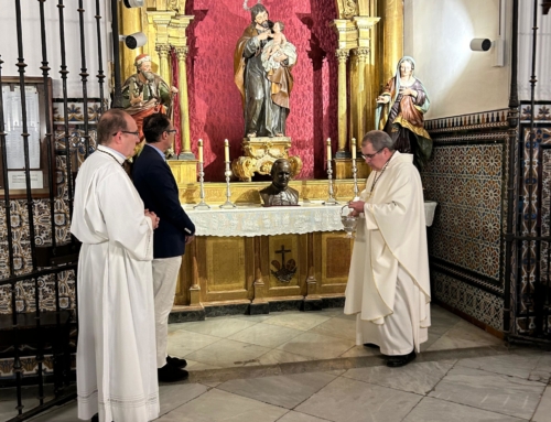 Bendición y presentación de un busto de San Juan Pablo II para la parroquia de San Pedro
