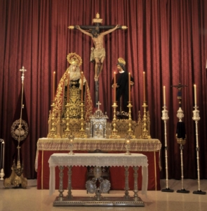 Altar de la Hermandad del Cristo de Burgos en su Capilla - Casa Hermandad.