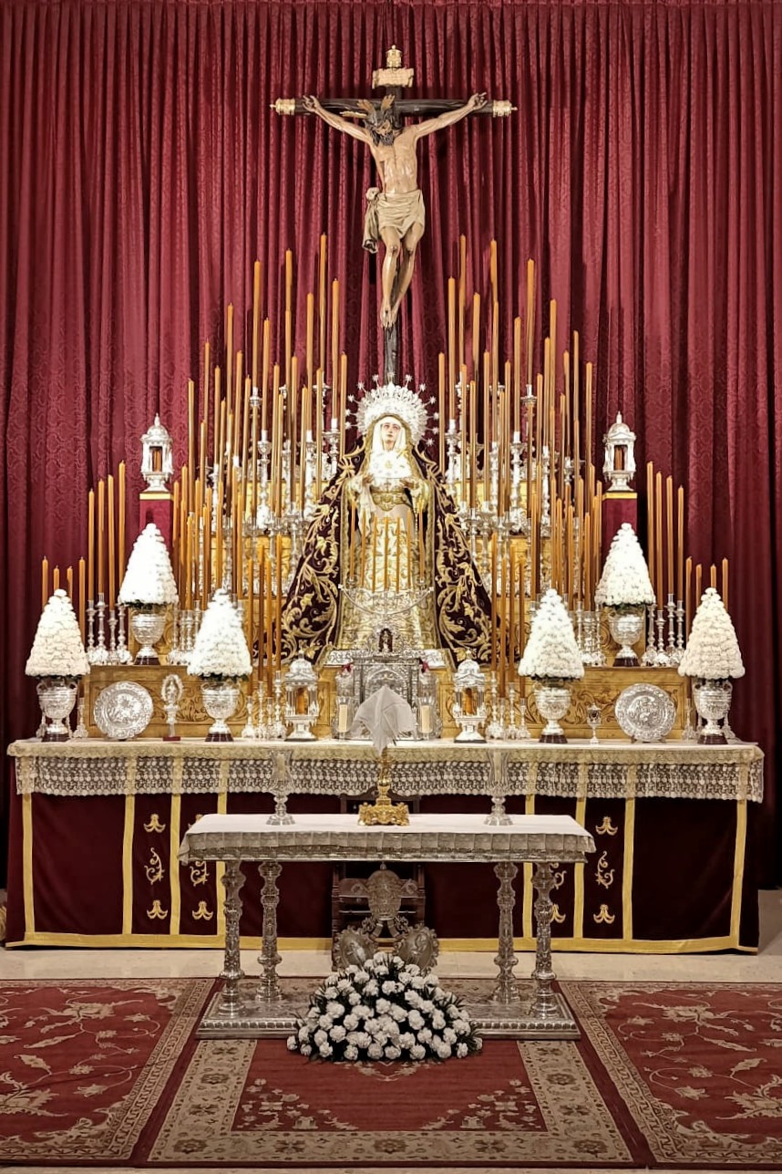 Descripción detallada del altar del Solemne Triduo a Madre de Dios de la Palma